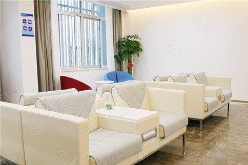 臨沂哪家醫院做矽膠隆胸好(hǎo)看?2021排行前10醫院盤點!個個都是口碑好且人氣高_案例(lì)和(hé)價格同步!